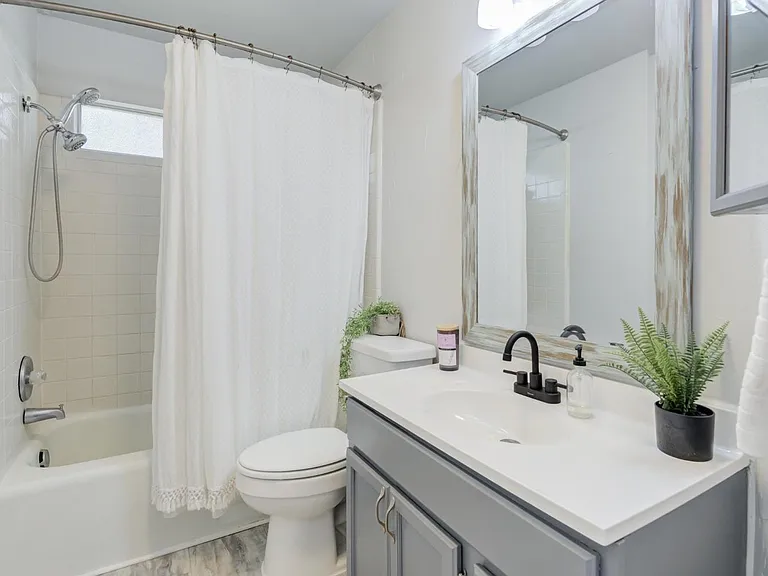 58 E Lakeshore Dr — Photo 45