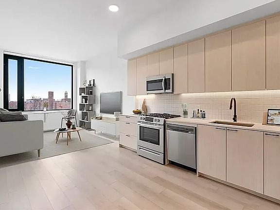 3rd image of 15310 88th Ave #703