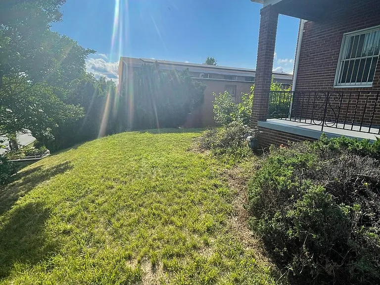 5032 E Capitol St NE — Photo 2