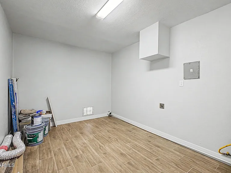 6536 W Turney Ave — Photo 35