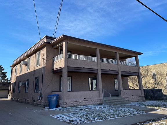 3rd image of 406-408 22nd Ave NE