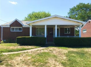 528 Lebanon Manor Dr, West Mifflin, PA
