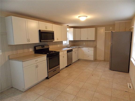 3rd image of 107 Endicott Dr
