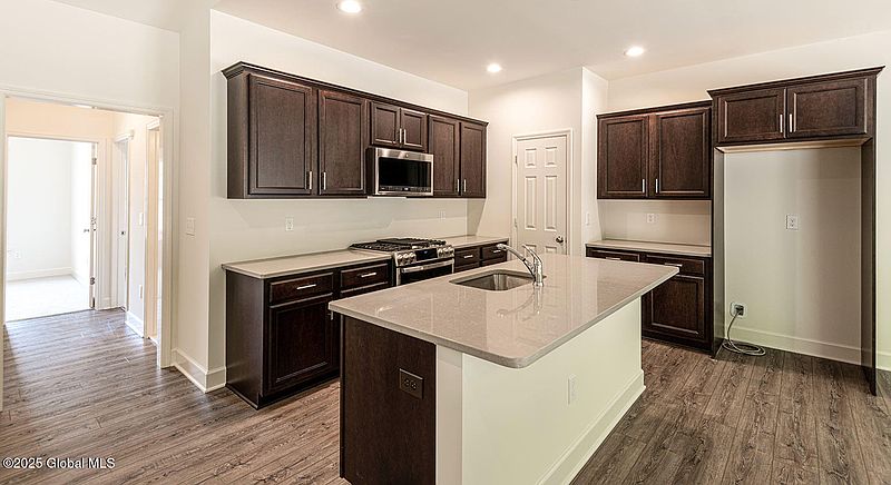 5th image of 43 Heritage Way