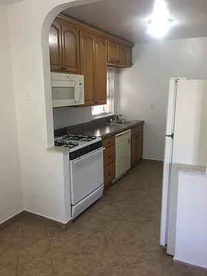 Rented by Johanna Gyuro, LREB | media 10