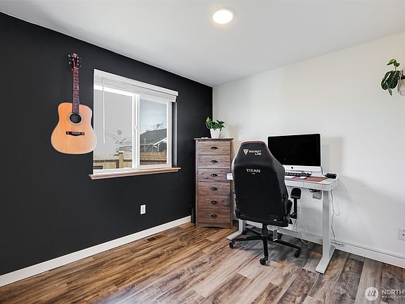 5th image of 17523 27th Avenue NE
