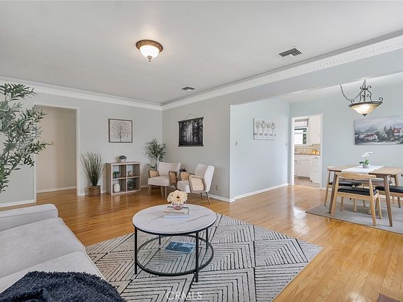 2nd image of 400 University Ave