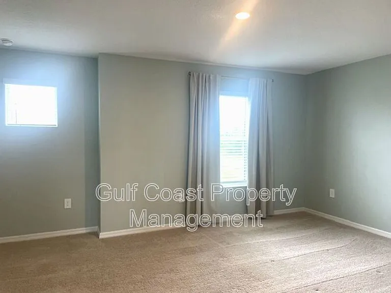 1908 Swivel Ln — Photo 18