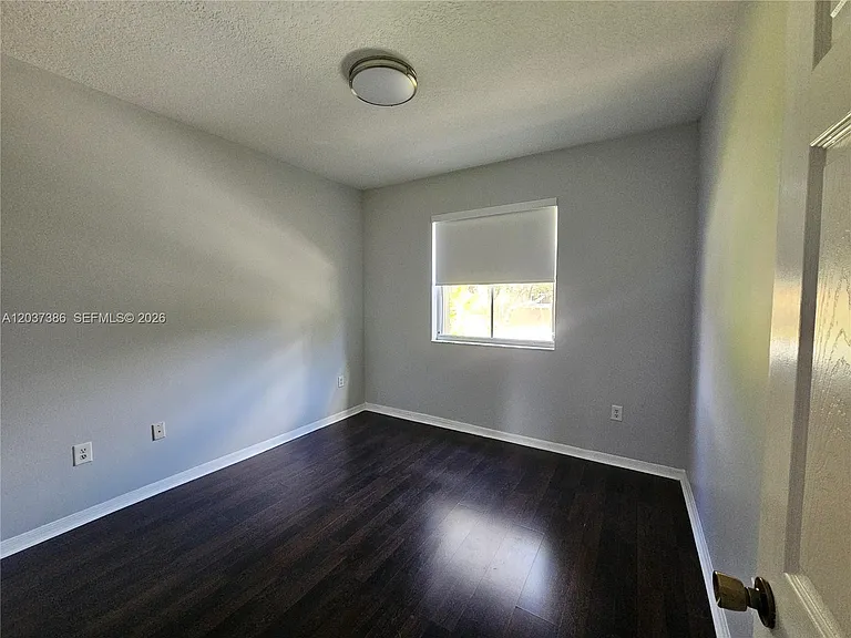 15270 SW 30th Ter — Photo 7