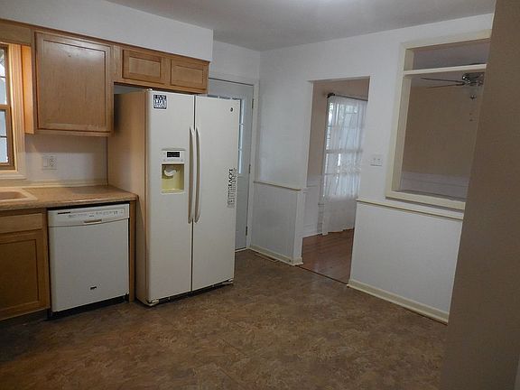 4th image of 25W269 Lacey Ave