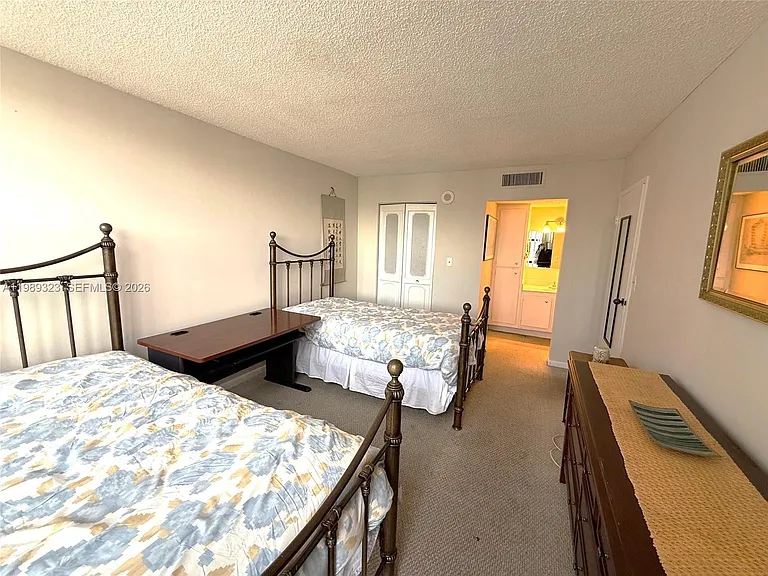 17011 N Bay Rd #1007 — Photo 17