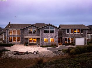 1495 8th St SW, Bandon, OR 97411