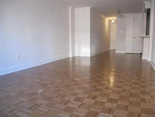 Rented by Metropolis Real Estate of Manhattan | media 10