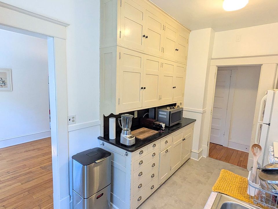 1st image of 2214 Sharon Ave SE APT 2
