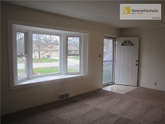 BRAND NEW CARPET & FRESH PAINT