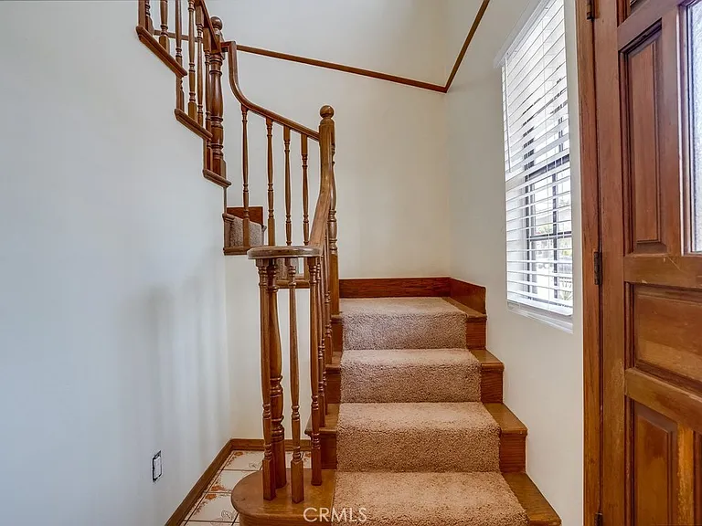 1307 Mackay Ln — Photo 5