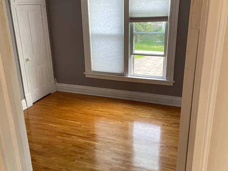 1120 W Harris St — Photo 18
