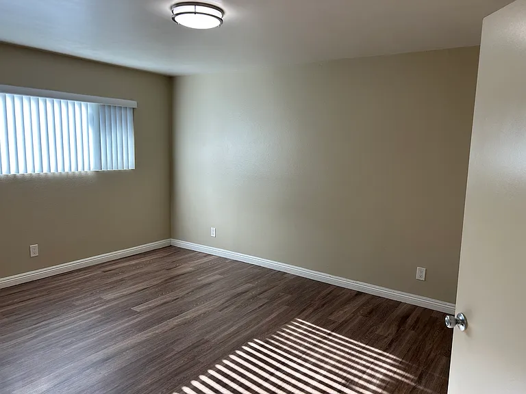 741 Shalimar Dr #B — Photo 12