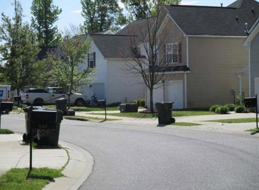 2nd image of 513 Dayton Rd