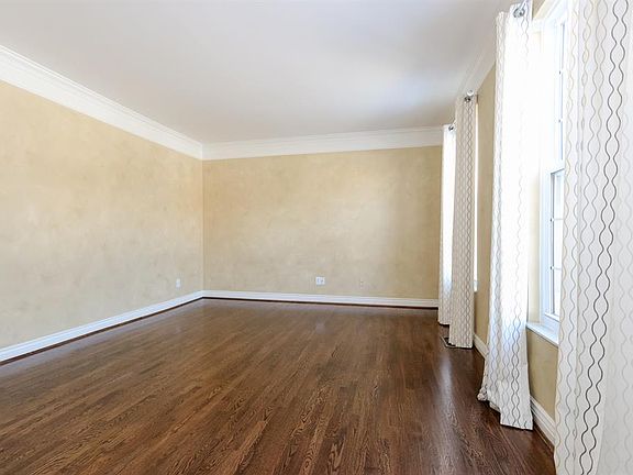 5th image of 5158 Farmridge Way