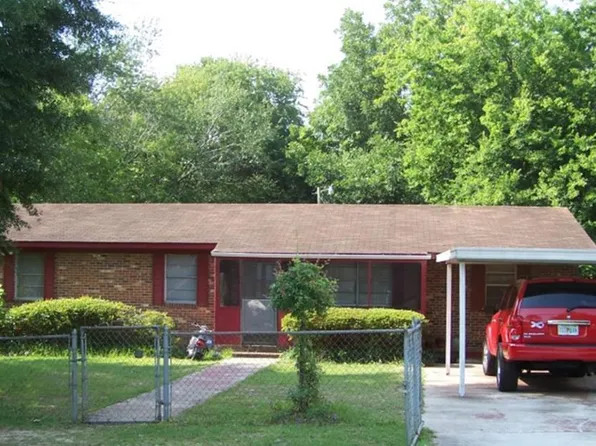 612 Holland Dr, Albany, GA 31705