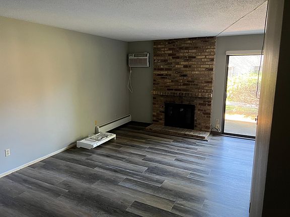 4th image of 706 Old Settlers Trl APT 1
