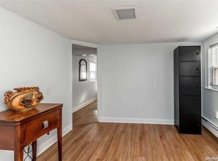28 E Walnut St, Long Beach, NY 11561