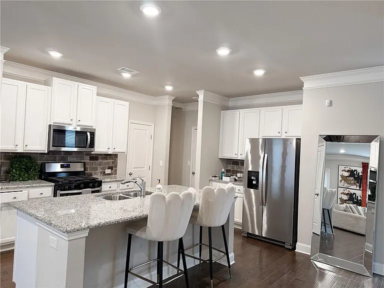 2619 Irwell Way — Photo 4