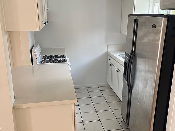 4th image of 1920 Marshallfield Ln APT 3