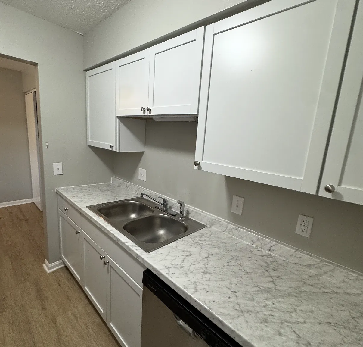 2 bed, $825 — Photo 1