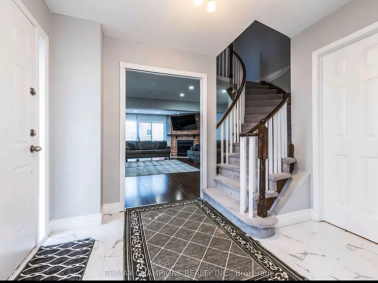 5284 Richborough Dr — Photo 5