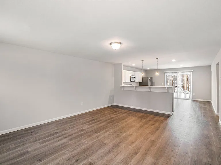 120 Iris Ct — Photo 7