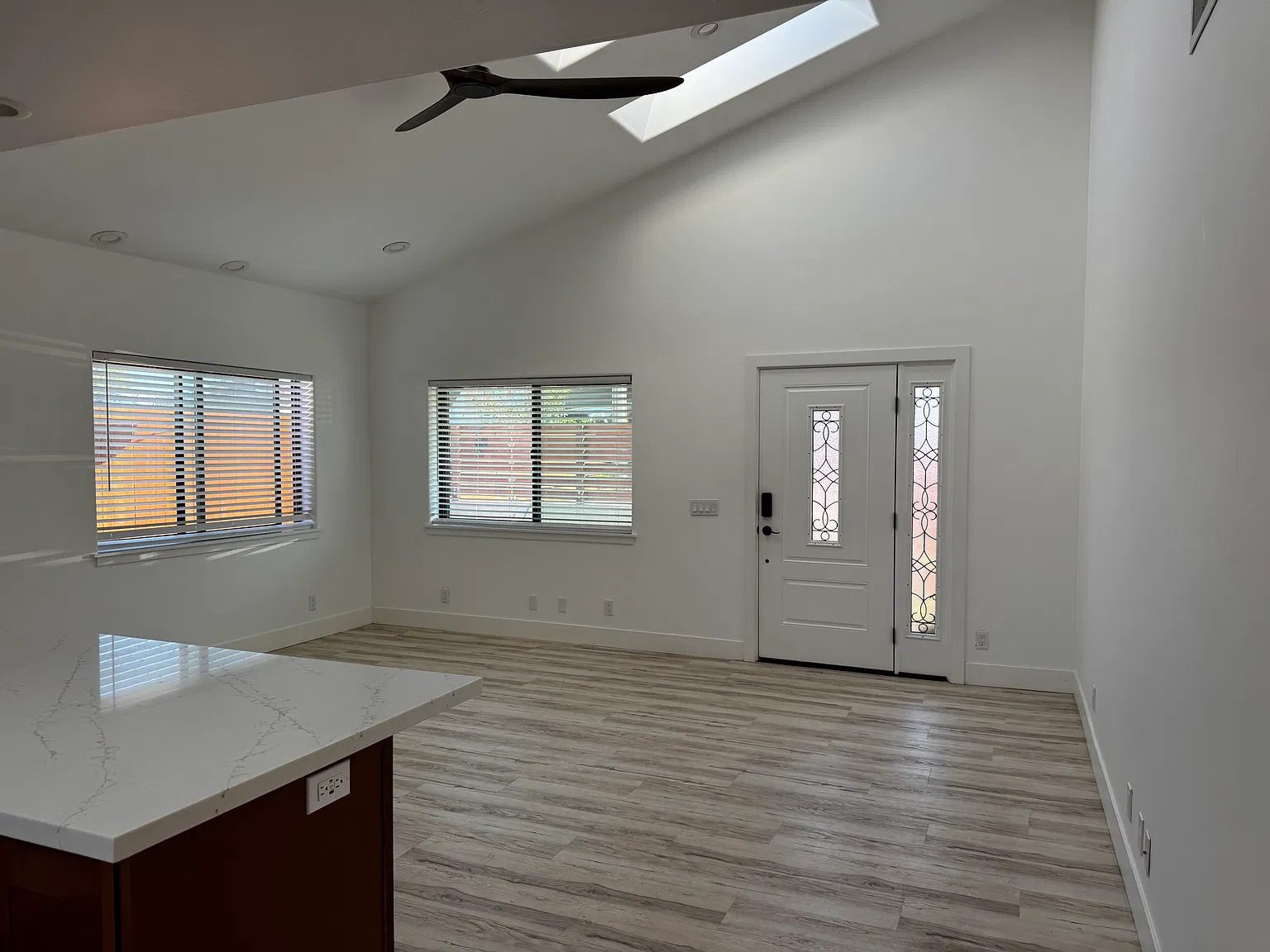 2 bed, 1725 sqft, $4,250 — Photo 2