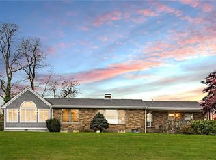 333 McCorrie Ln, Portsmouth, RI 02871