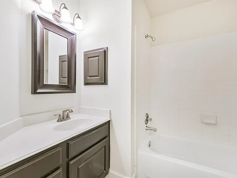 7 Heron Hollow Ct — Photo 25
