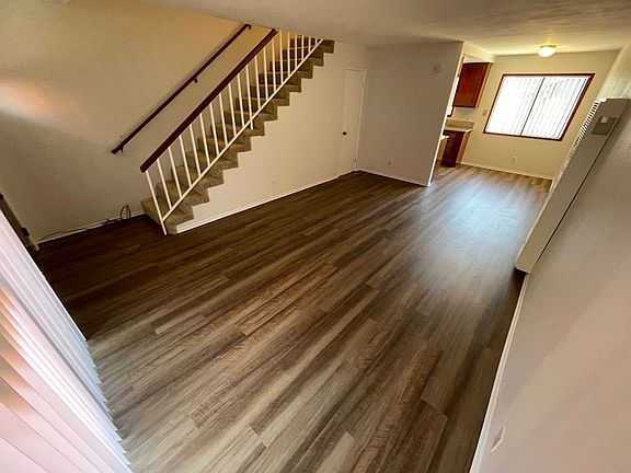 2nd image of 734 Mira Mar Ave APT D
