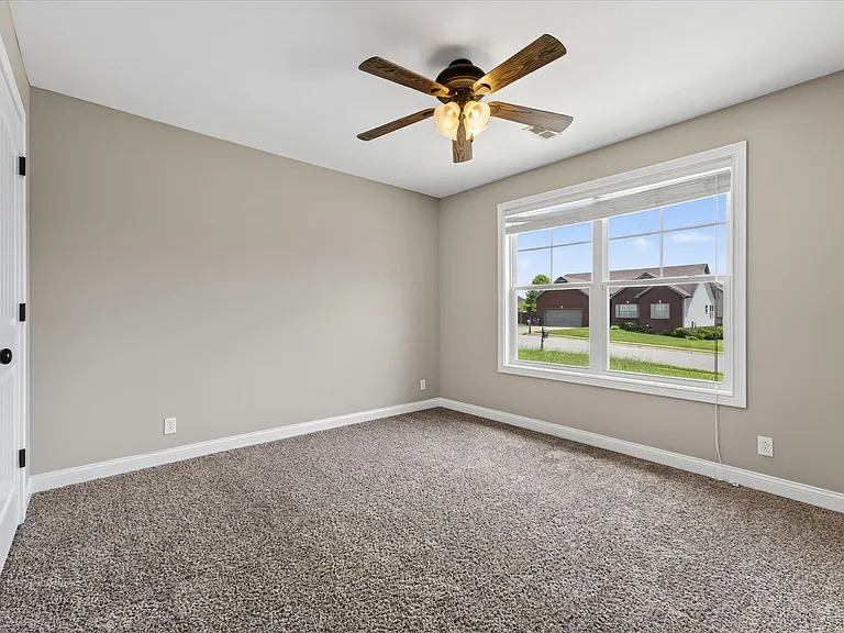 2228 Killington Dr — Photo 29