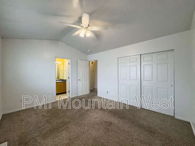 2419 W 1850 N — Photo 24