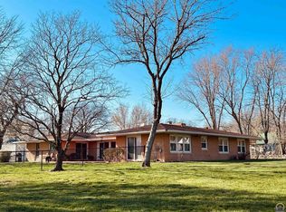 715 S 5th St, Osage City, KS 66523