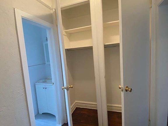 4th image of 520 Lincoln Pl #B6
