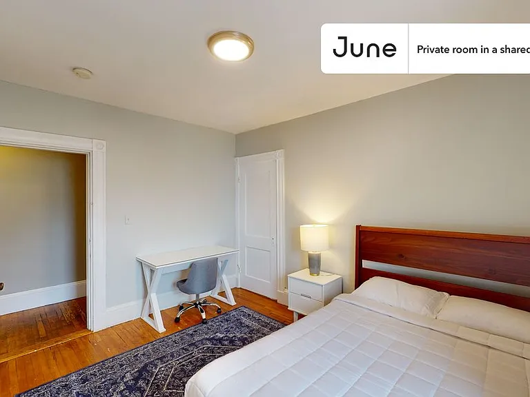 76 Easton St #C — Photo 2