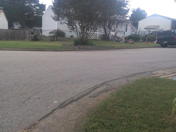 4th image of 8919 Leafycreek Dr