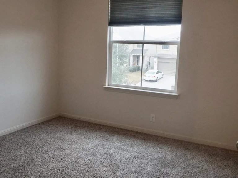 2305 Nestlewood Dr — Photo 16