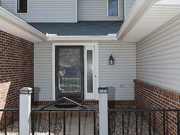 2nd image of 4406 Waterbury Ln