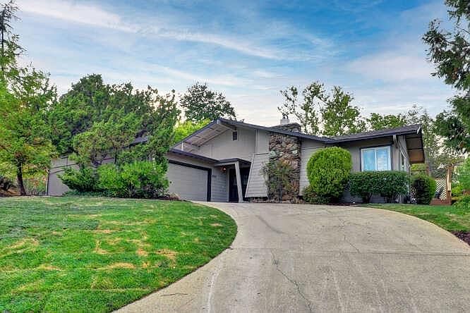 1st image of 2904 Stanford Ln
