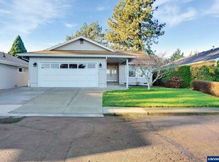 1832 Woodstock Cres NW, Salem, OR 97304