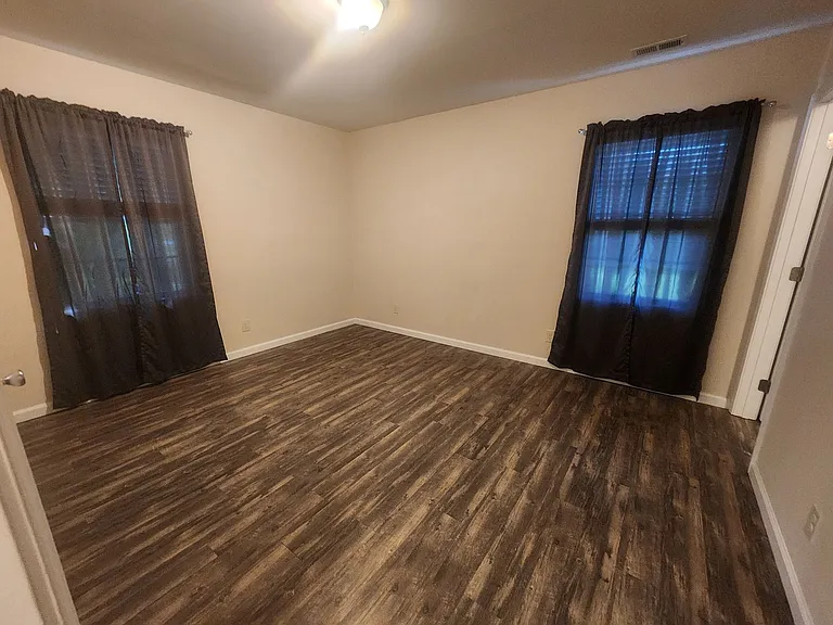 6495 Portsmouth Dr — Photo 9