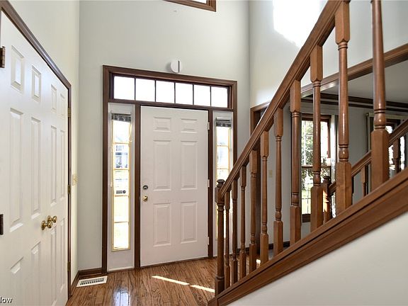 2nd image of 1383 Silverdale Cir