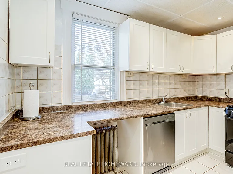 208 Ontario St #UPPER — Photo 6