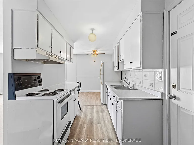 27 Main St #5 — Photo 6